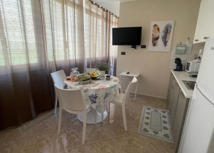 Alojamento de Acomodação e Pequeno-almoço Fronte Mare Arenella