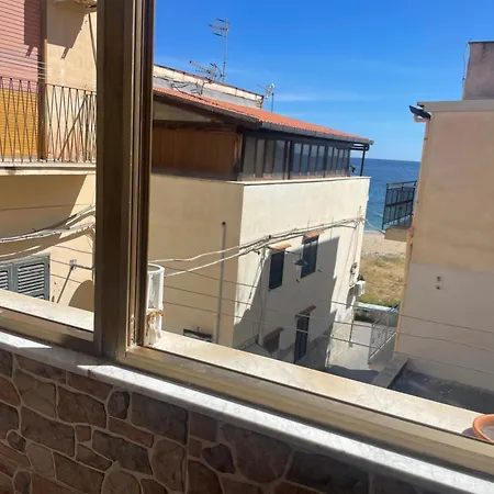 Couette-café Fronte Mare Arenella