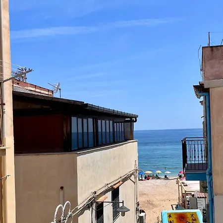 Fronte Mare Arenella Couette-café *
